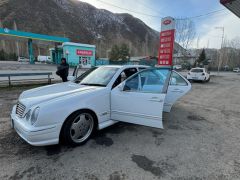 Photo of the vehicle Mercedes-Benz E-Класс