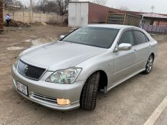 Photo of the vehicle Toyota Crown