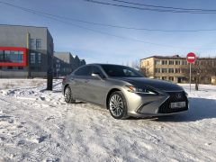 Photo of the vehicle Lexus ES