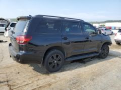 Photo of the vehicle Toyota Sequoia