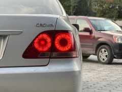 Photo of the vehicle Toyota Crown