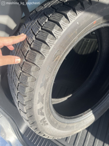 Tires - Продаю зимнюю шину MAXXIS 215/55/17