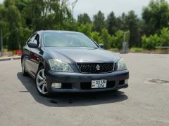 Photo of the vehicle Toyota Crown