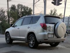 Сүрөт унаа Toyota RAV4