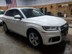 Сүрөт унаа Audi Q5