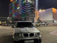 Photo of the vehicle BMW X5