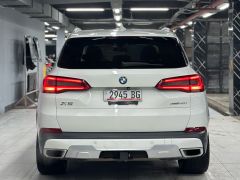 Photo of the vehicle BMW X5