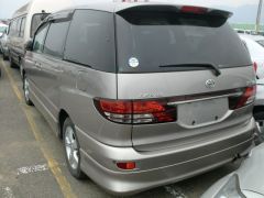 Photo of the vehicle Toyota Estima