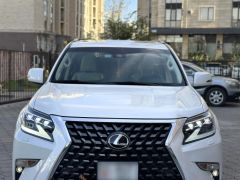 Photo of the vehicle Lexus GX