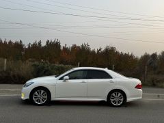 Сүрөт унаа Toyota Crown