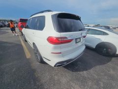 Photo of the vehicle BMW X7