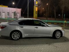 Photo of the vehicle Lexus LS