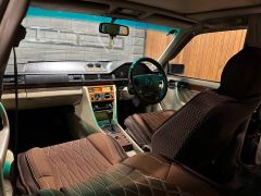 Сүрөт унаа Mercedes-Benz W124