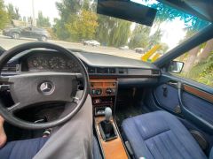 Сүрөт унаа Mercedes-Benz W124