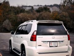 Photo of the vehicle Lexus GX