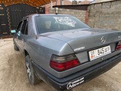 Сүрөт унаа Mercedes-Benz W124