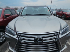 Photo of the vehicle Lexus LX