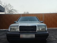 Photo of the vehicle Mercedes-Benz W124