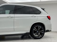 Photo of the vehicle BMW X5