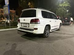 Photo of the vehicle Lexus LX