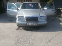 Сүрөт унаа Mercedes-Benz W124