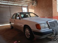 Сүрөт унаа Mercedes-Benz W124