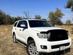 Сүрөт унаа Toyota Sequoia