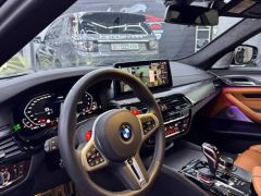 Photo of the vehicle BMW M5