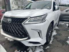 Photo of the vehicle Lexus LX