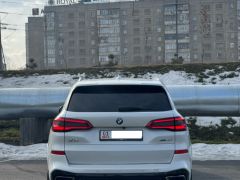 Photo of the vehicle BMW X5