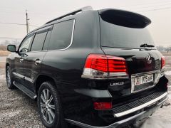 Photo of the vehicle Lexus LX