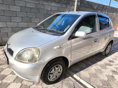 Сүрөт унаа Toyota Vitz