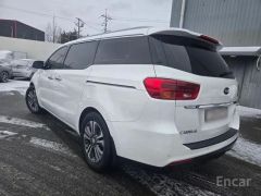 Photo of the vehicle Kia Carnival