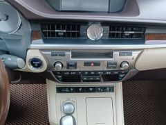 Photo of the vehicle Lexus ES