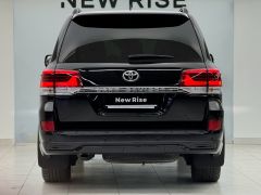 Photo of the vehicle Toyota Land Cruiser