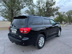 Сүрөт унаа Toyota Sequoia