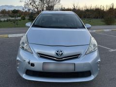 Photo of the vehicle Toyota Prius v (+)