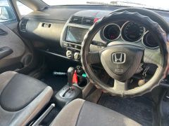 Фото авто Honda Fit