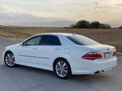 Photo of the vehicle Toyota Crown