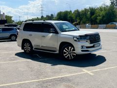 Photo of the vehicle Toyota Land Cruiser