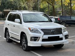 Photo of the vehicle Lexus LX