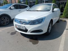 Фото авто BYD E5