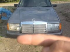 Сүрөт унаа Mercedes-Benz W124