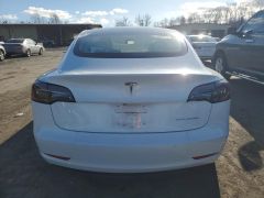 Photo of the vehicle Tesla Model 3