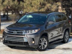 Photo of the vehicle Toyota Highlander