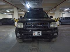 Photo of the vehicle Toyota Sequoia