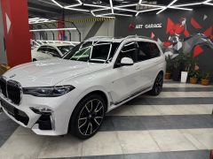 Photo of the vehicle BMW X7