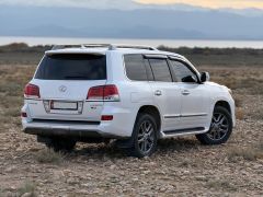 Photo of the vehicle Lexus LX