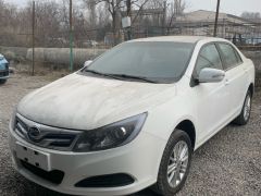 Фото авто BYD E5