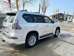 Photo of the vehicle Lexus GX